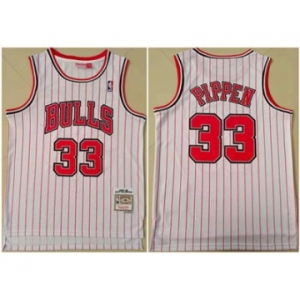 Men's Chicago Bulls #33 Scottie Pippen White Throwback Stitched Basketball Jersey