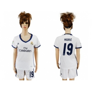 Women's Real Madrid #19 Modric Home Soccer Club Jersey3