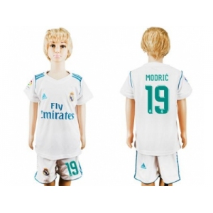 Real Madrid #19 Modric White Home Kid Soccer Club Jersey